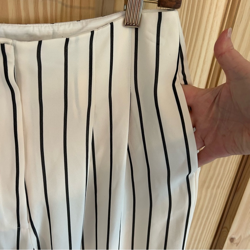 Topshop High Waist Wide Leg Crop Trousers. Size 6. - Picture 6 of 15